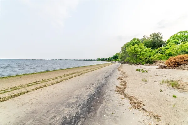 $265,000 | 68 Ln 5, Warwick, RI 02888