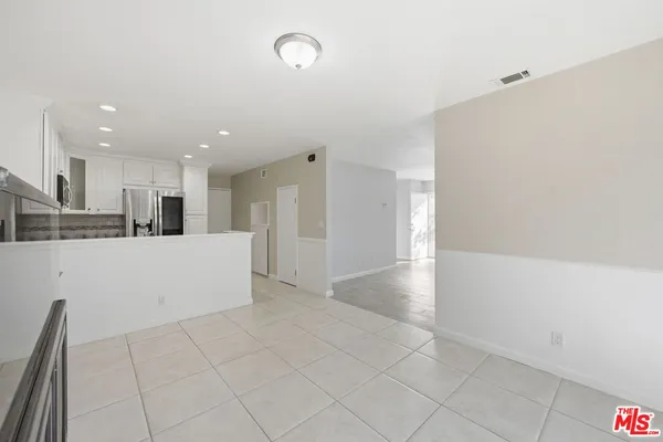 $599,999 | 13091 Hubbard Street, Unit 5, Sylmar, CA 91342