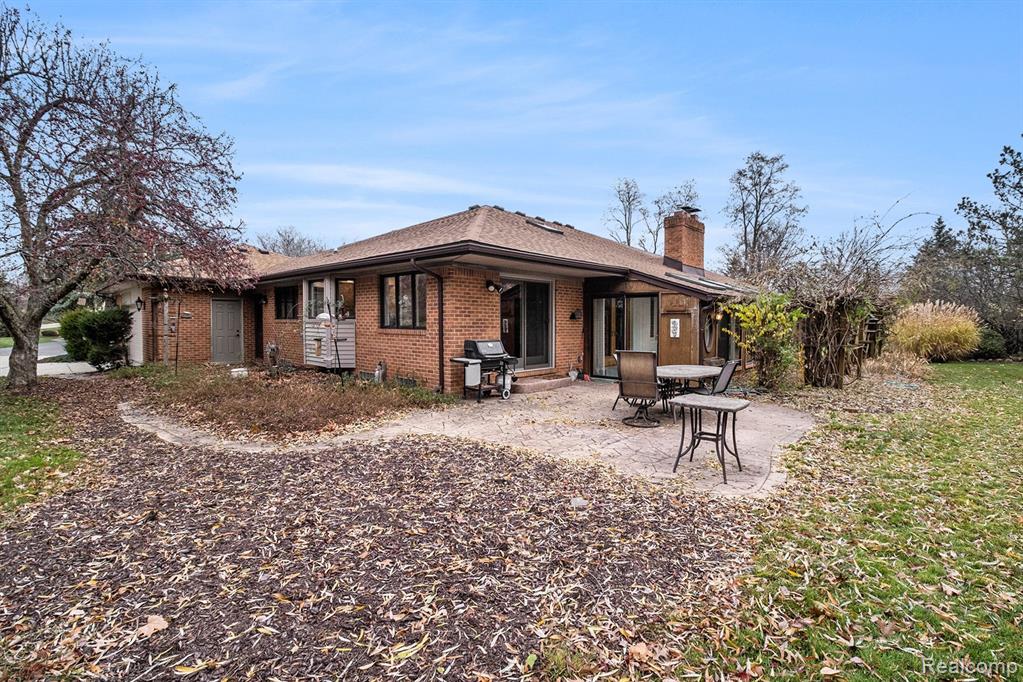 26032 Steele Road Farmington Hills, MI 48331 - Photo 33 of 38