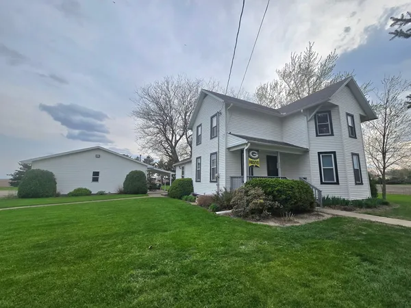 $274,900 | 610 East Main Street, Ashkum, IL 60911