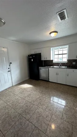 $1,400 | 3411 Pewitt Drive, Unit 3413, Waco, TX 76706