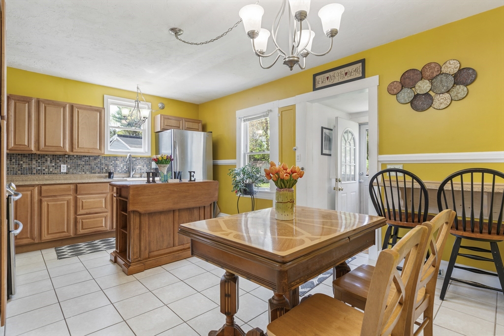 23 Martin Douglas, MA 01516 - Photo 8 of 30