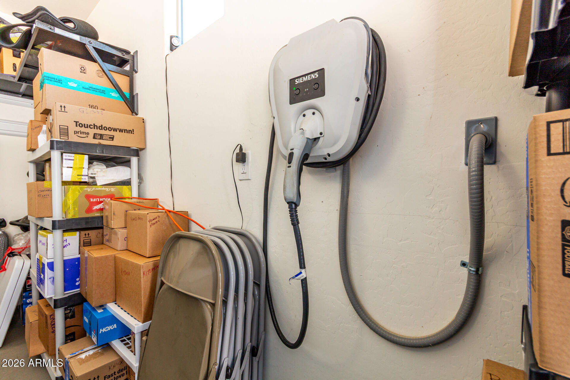 5740 West Raymond Street Phoenix, AZ 85043 - Photo 29 of 41 a utility room with dryer and washer