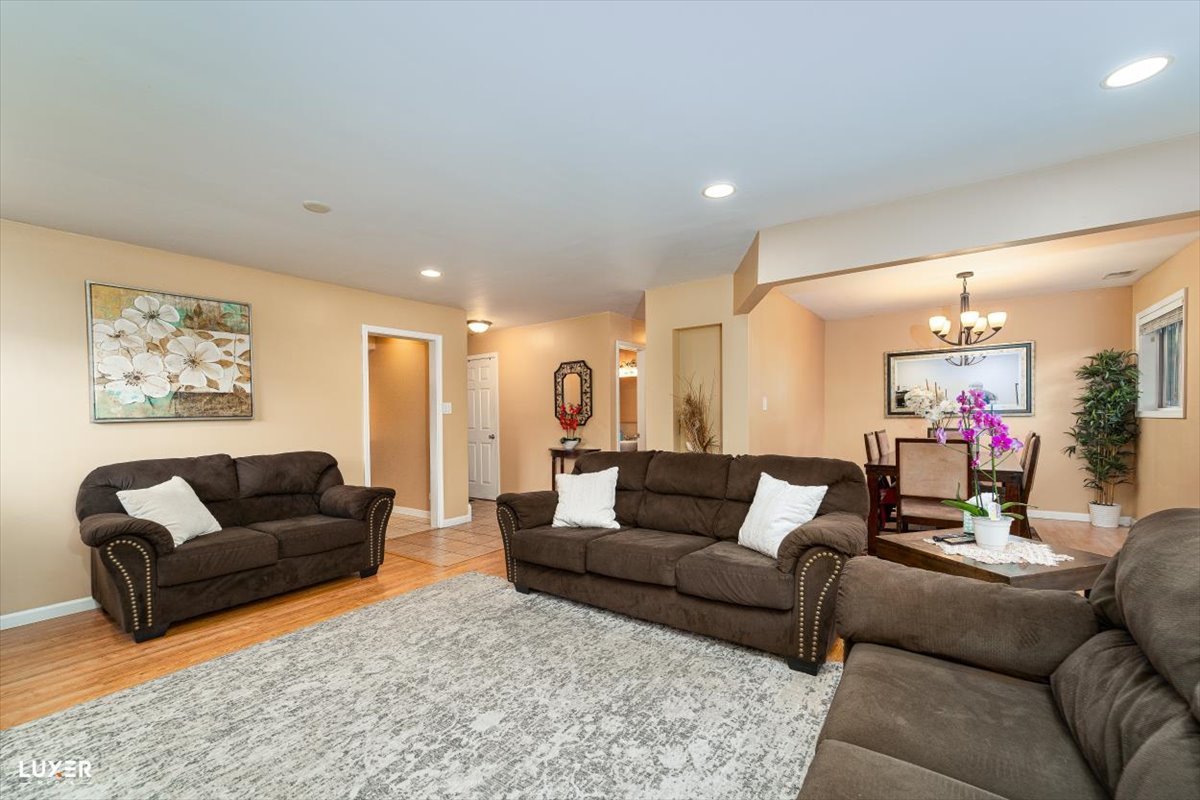 4448 Adele Lane Oak Forest, IL 60452 - Photo 7 of 28 a living room with furniture and a couch