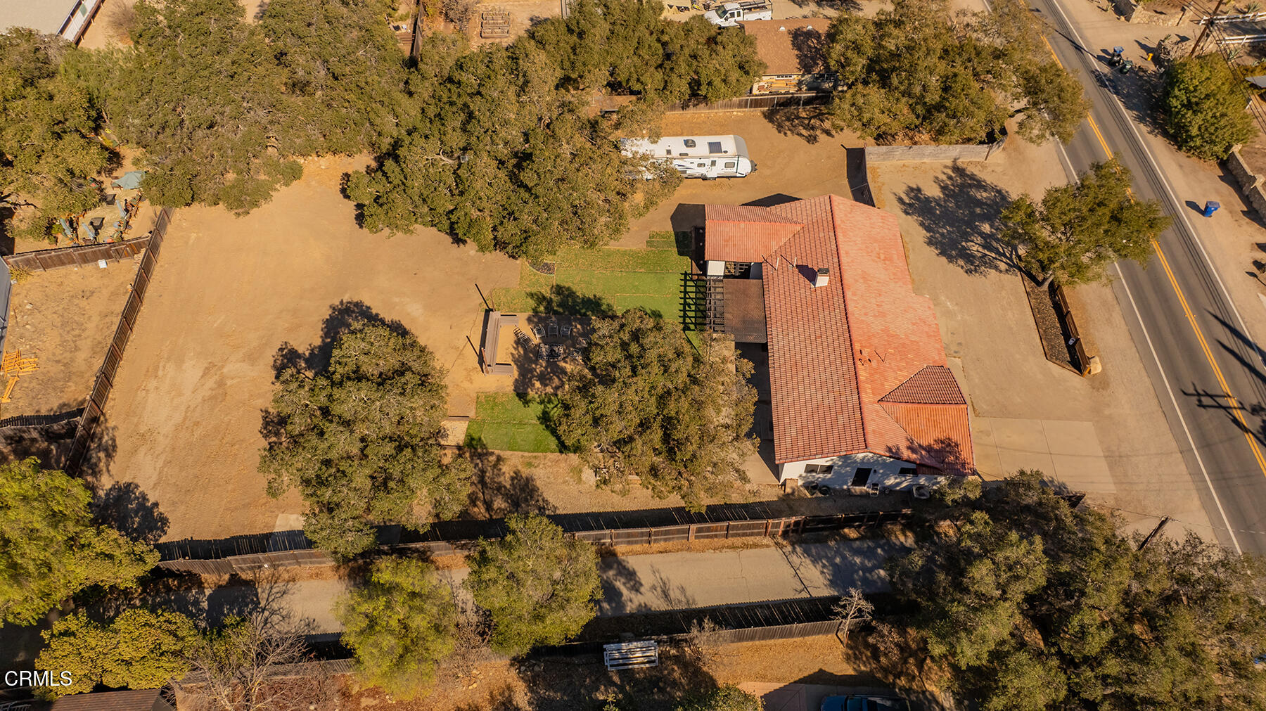 165 Burnham Road Oak View, CA 93022 - Photo 44 of 58 walk in between of the house