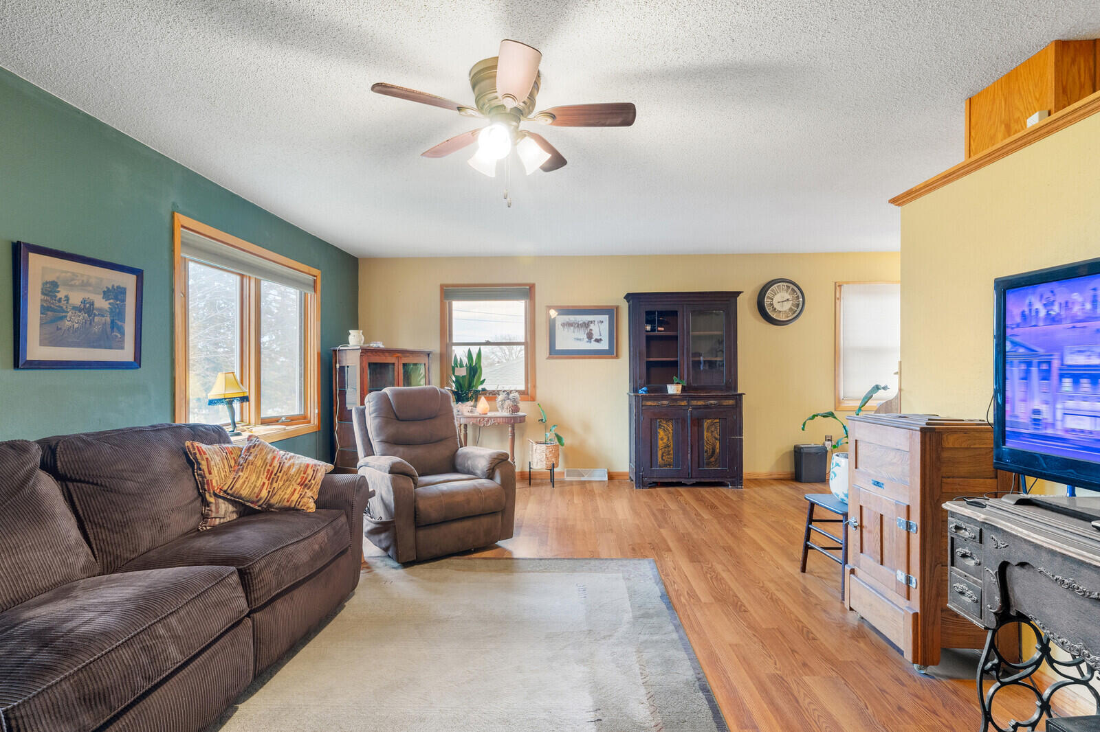 425 Church Street Holmen, WI 54636 - Photo 14 of 36 11_425ChurchSt_LivingRm2_mls