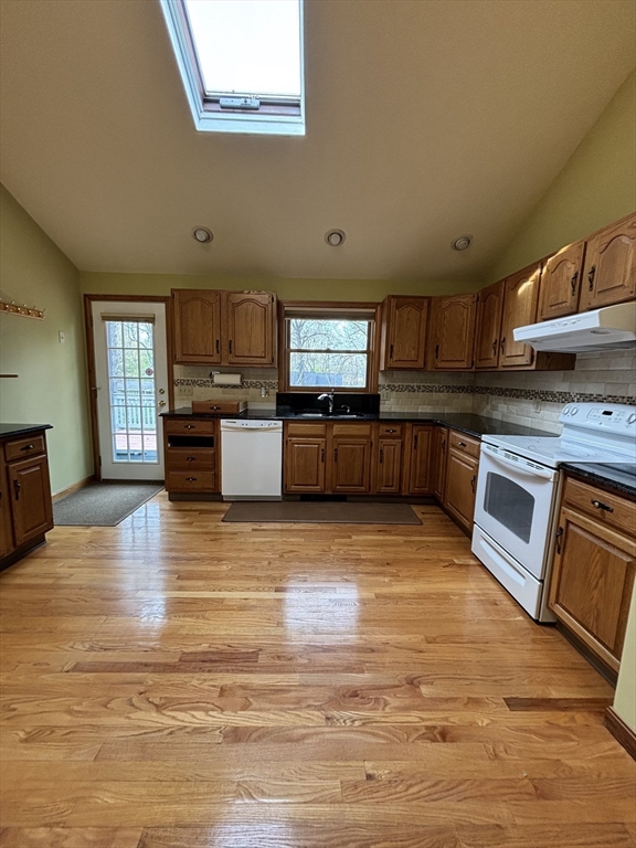 28 Nonquit Street, Unit A Worcester, MA 01604 - Photo 2 of 29
