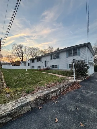 $2,500 | 28 Nonquit Street, Unit A, Worcester, MA 01604