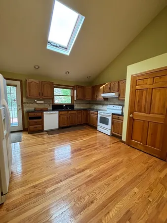 $2,500 | 28 Nonquit Street, Unit A, Worcester, MA 01604