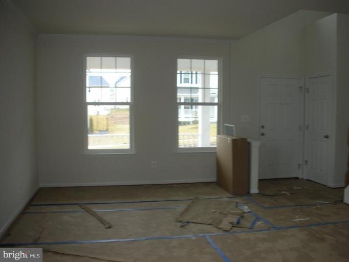 4233 Meyers Road Triangle, VA 22172 - Photo 3 of 8 Living Room