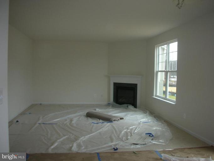 4233 Meyers Road Triangle, VA 22172 - Photo 4 of 8 Family Room