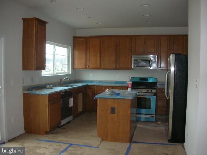 4233 Meyers Road Triangle, VA 22172 - Photo 5 of 8 Kitchen