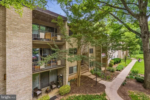 $298,000 | 12403 Braxfield Court, Unit 4617, Rockville, MD 20852