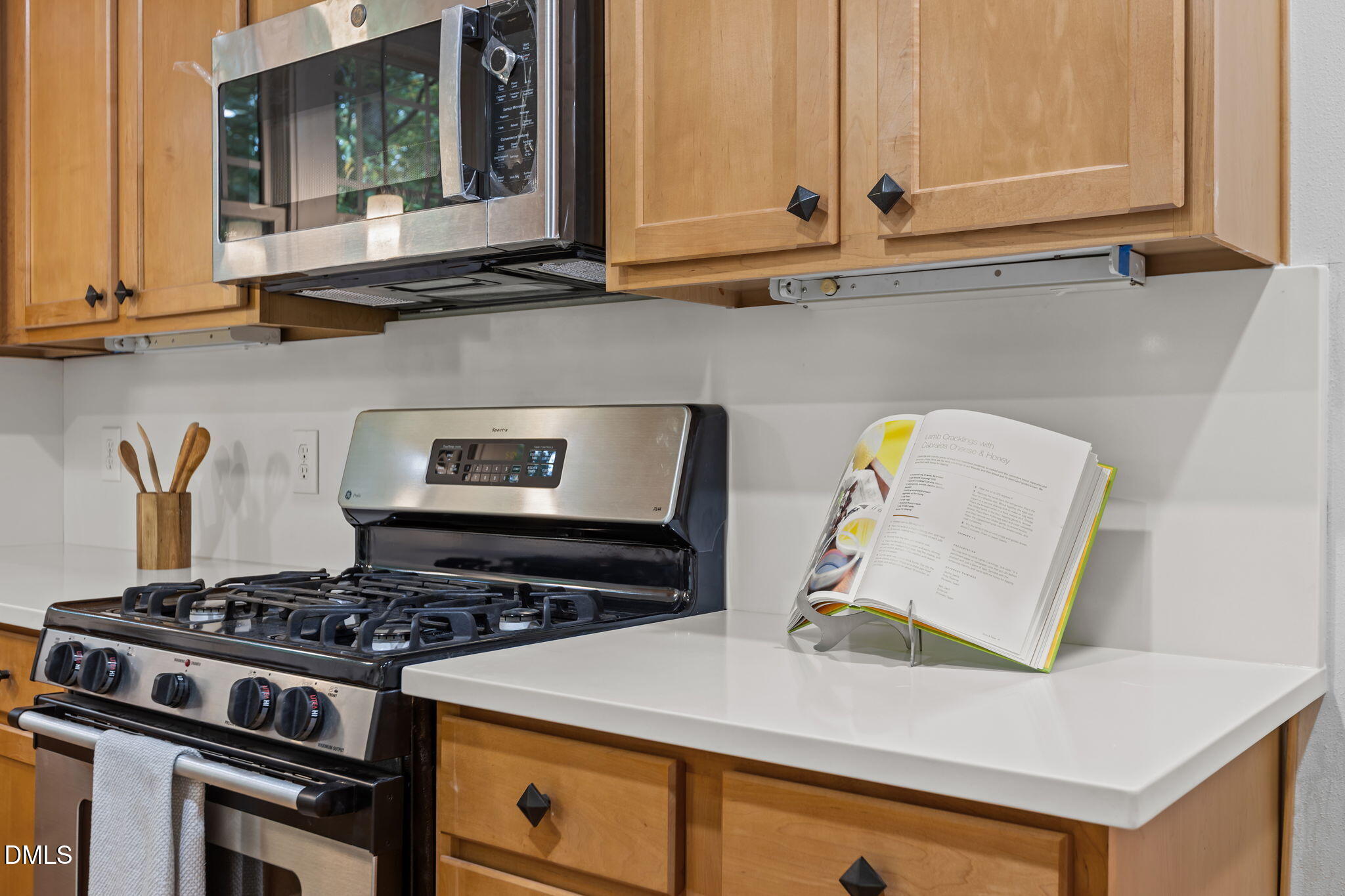 4831 Crestmore Road, Unit 202 Raleigh, NC 27612 - Photo 16 of 45 16-web-or-mls-2N6A8714