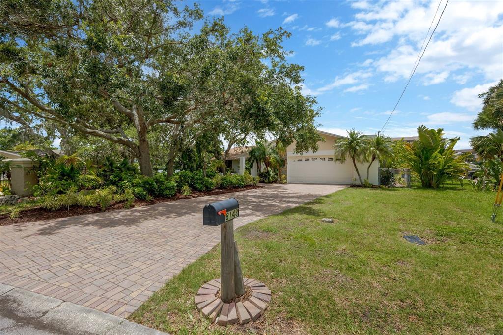 8143 Channel Drive Port Richey, FL 34668 - Photo 10 of 72 Gallery Image 10