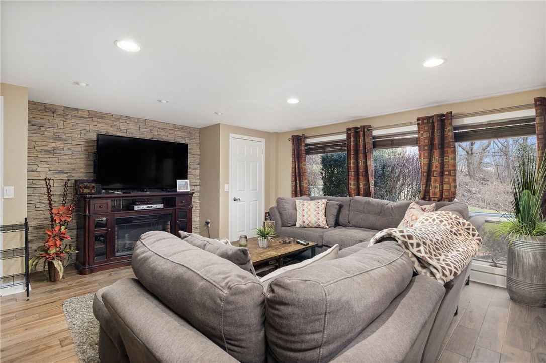 17 Evergreen Road Lincoln, RI 02865 - Photo 16 of 36 Gallery Image 16