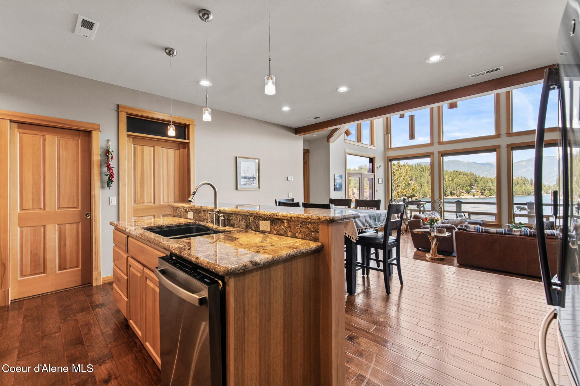 511 South Camp Bay Road Sagle, ID 83860 - Photo 22 of 64 15. kitchen