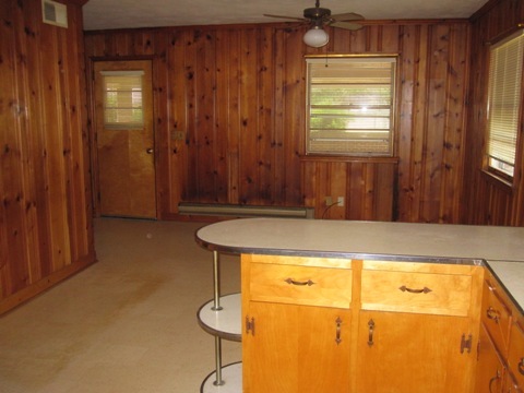 Kitchen/Dining Area