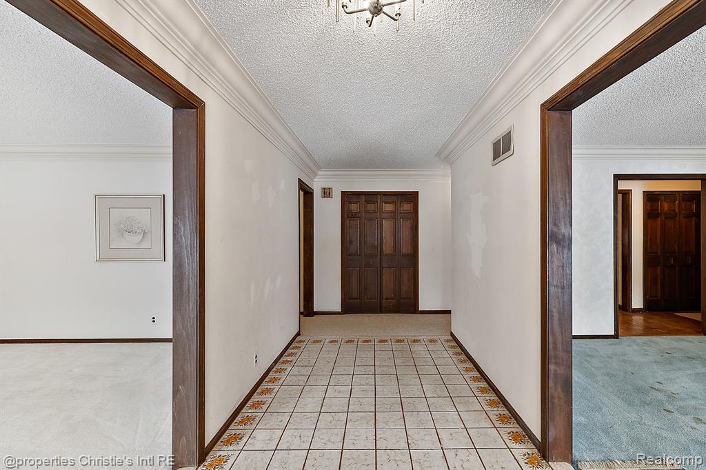 74 Belle Meade Road Grosse Pointe Shores, MI 48236 - Photo 9 of 50