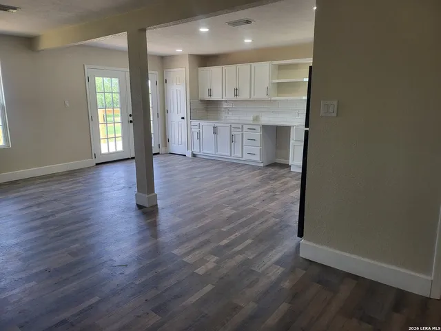 $329,900 | 250 Krystal Ray Lane, Elmendorf, TX 78112