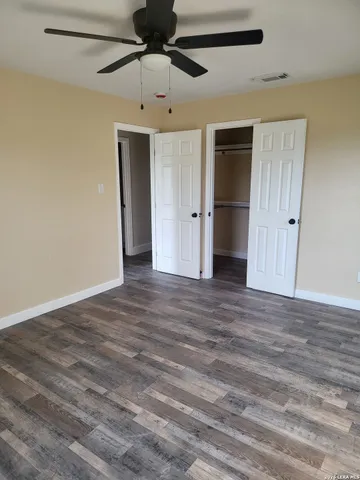 $329,900 | 250 Krystal Ray Lane, Elmendorf, TX 78112