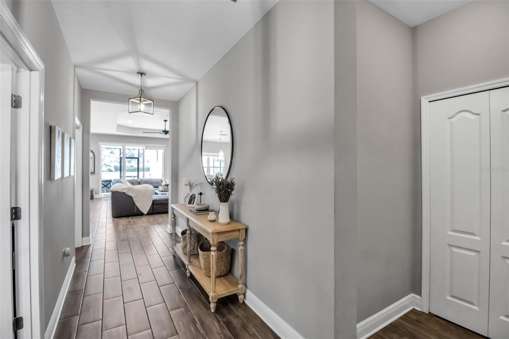 7798 Ridgelake Circle Bradenton, FL 34203 - Photo 4 of 48