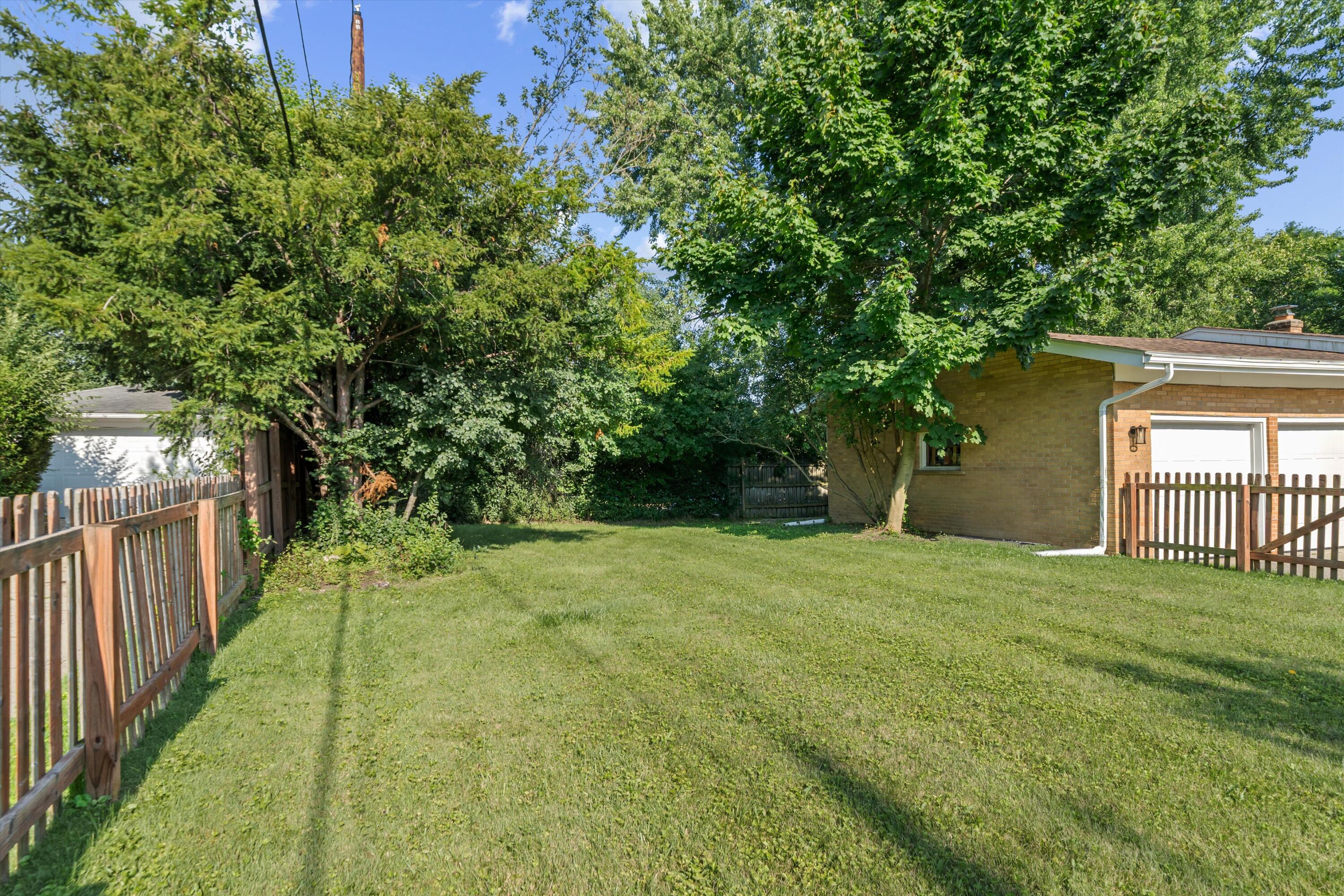 1609 Glastonbury Road Ann Arbor, MI 48103 - Photo 28 of 34 28
