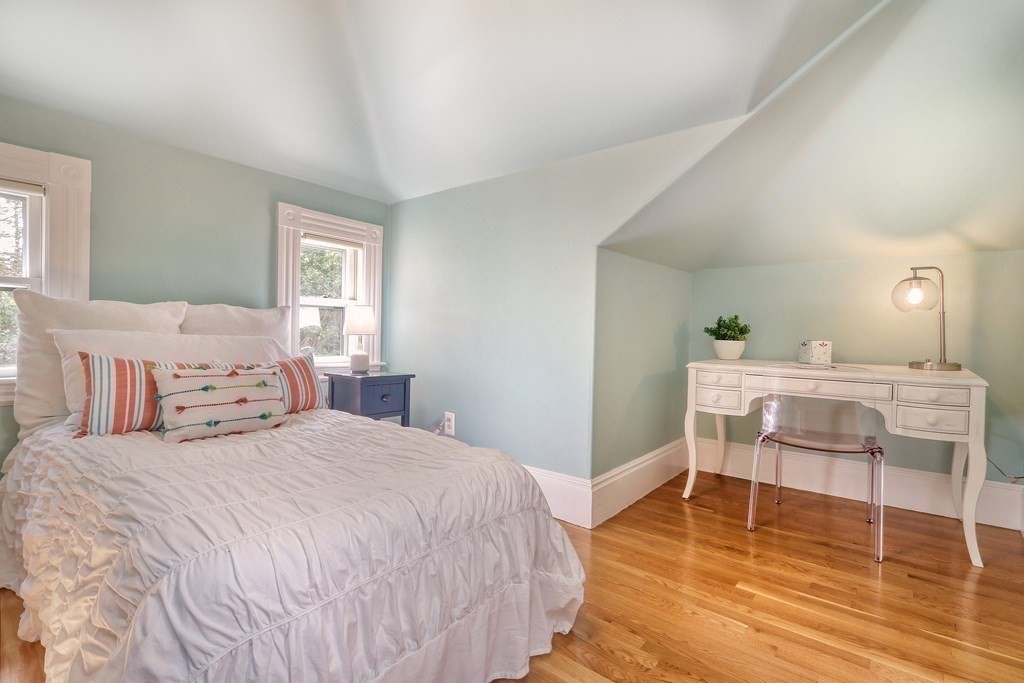 15 Livermore Road Wellesley, MA 02481 - Photo 24 of 42