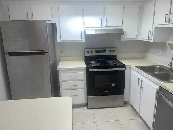 $2,000 | 4185 Oak Terrace Drive, Greenacres, FL 33463