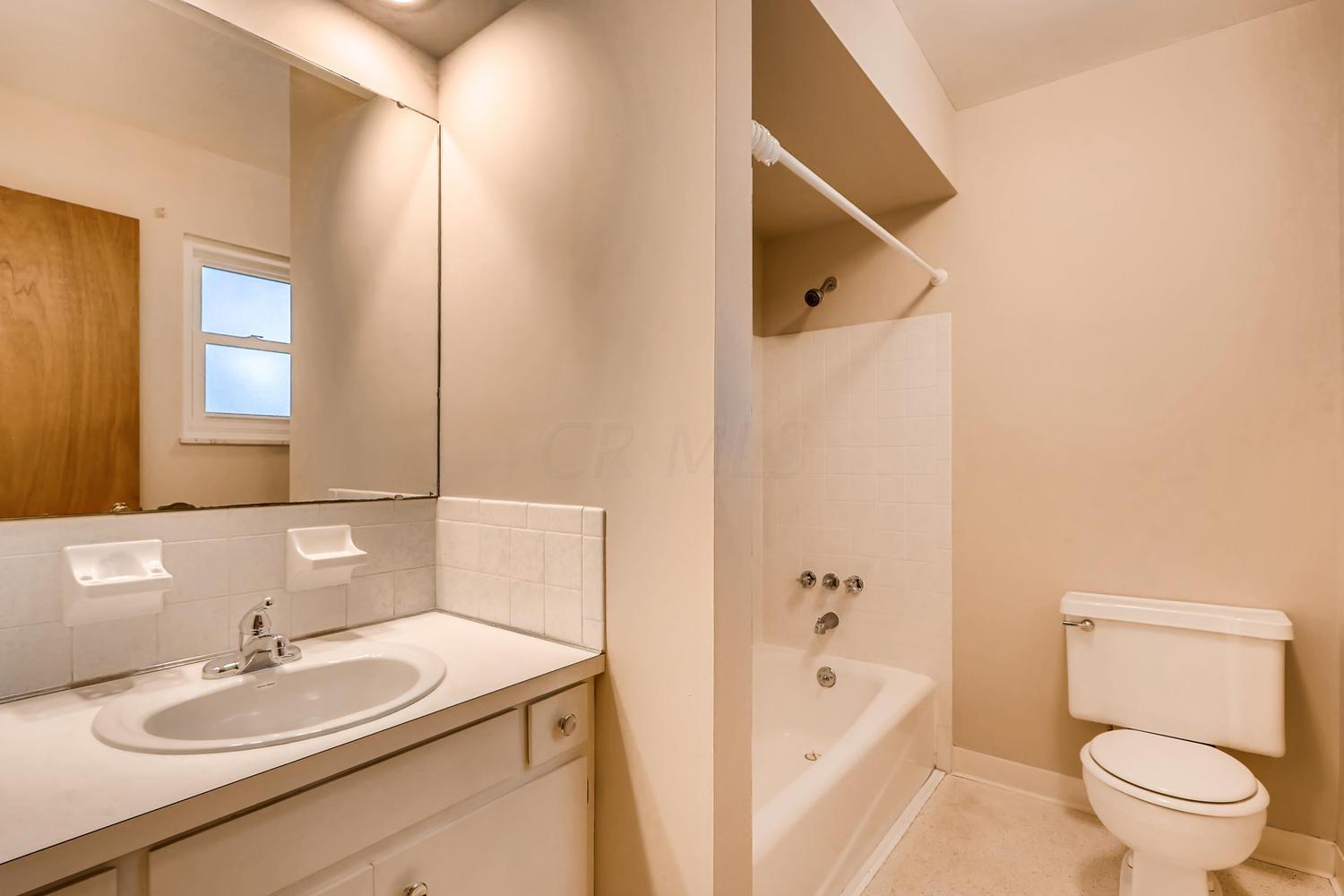 1753 Norma Road Columbus, OH 43229 - Photo 15 of 25 Gallery Image 15