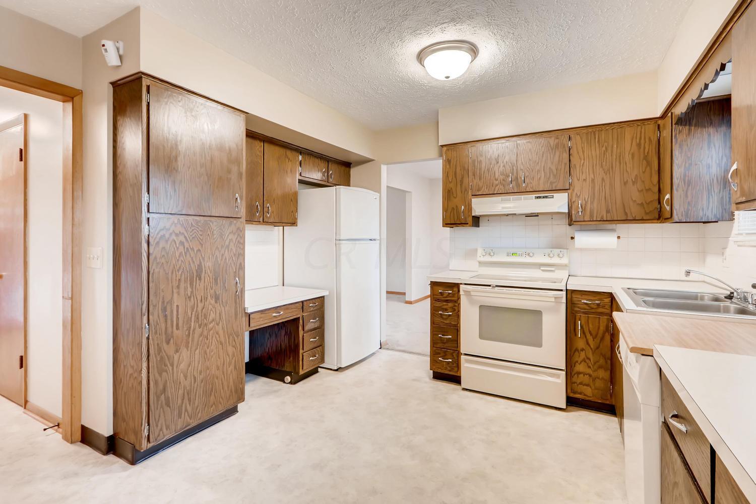 1753 Norma Road Columbus, OH 43229 - Photo 8 of 25 Gallery Image 8