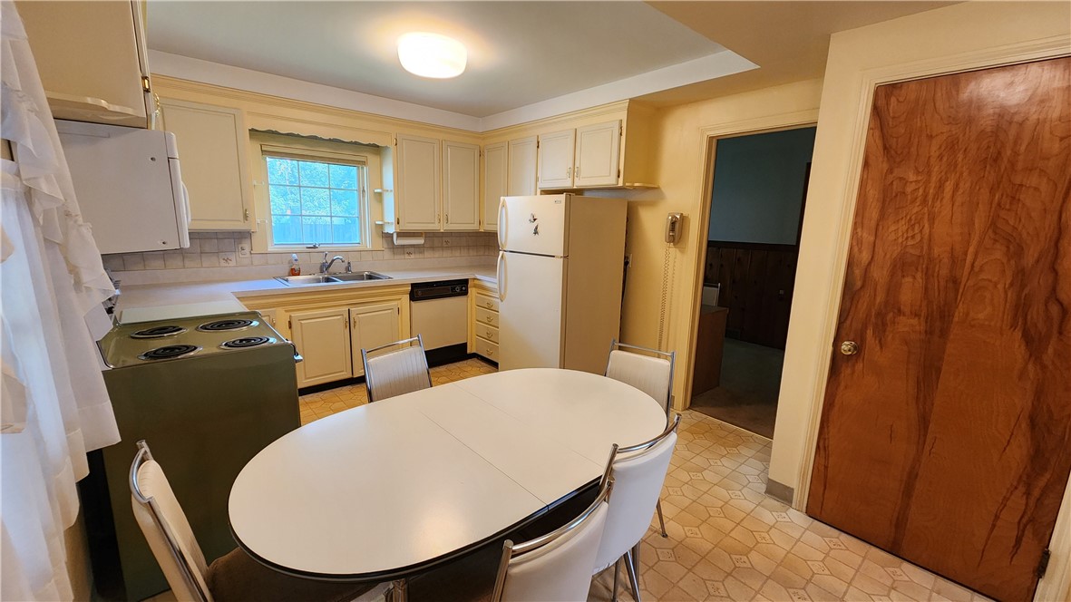 27 Loderdale Road Gates, NY 14624 - Photo 8 of 32 Gallery Image 8