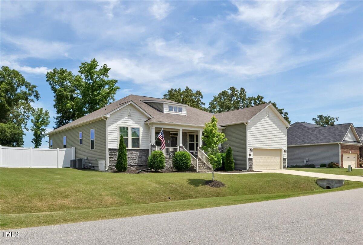 04-7801 Charters End-Open Peek Media-4