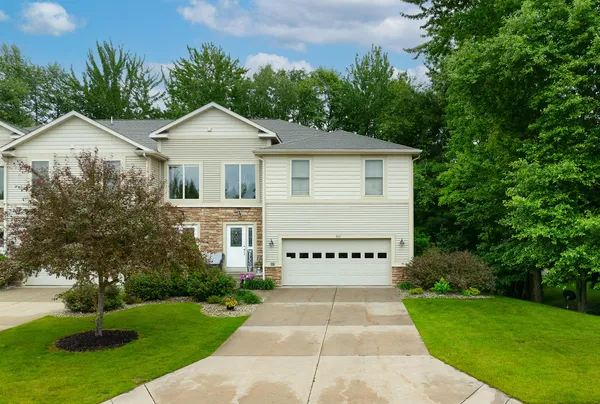 $399,900 | 907 North Sandalwood Circle, Unit 71, Muskegon, MI 49441