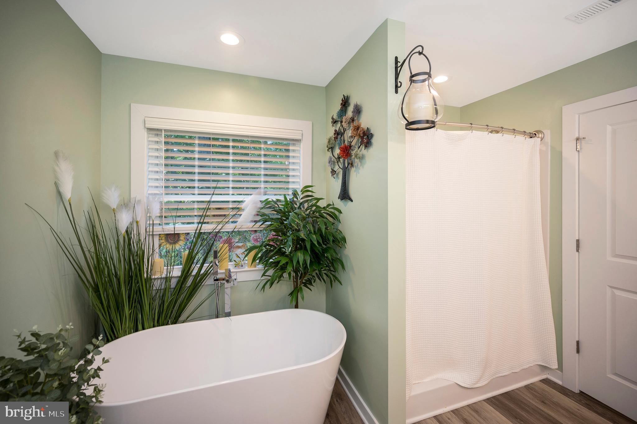 112 Butler Circle Locust Grove, VA 22508 - Photo 24 of 57 a bathroom with a bathtub and shower