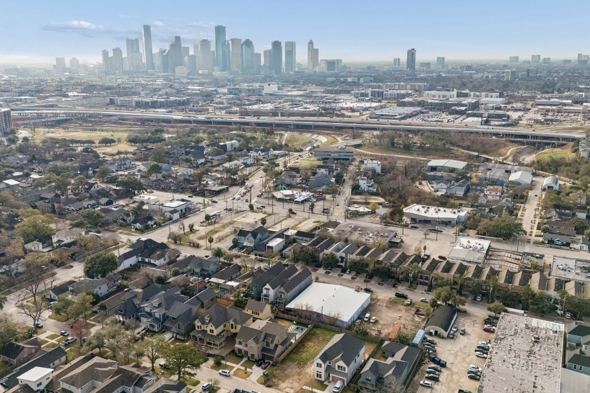 710 East 7th Street Houston, TX 77007 - Photo 11 of 12