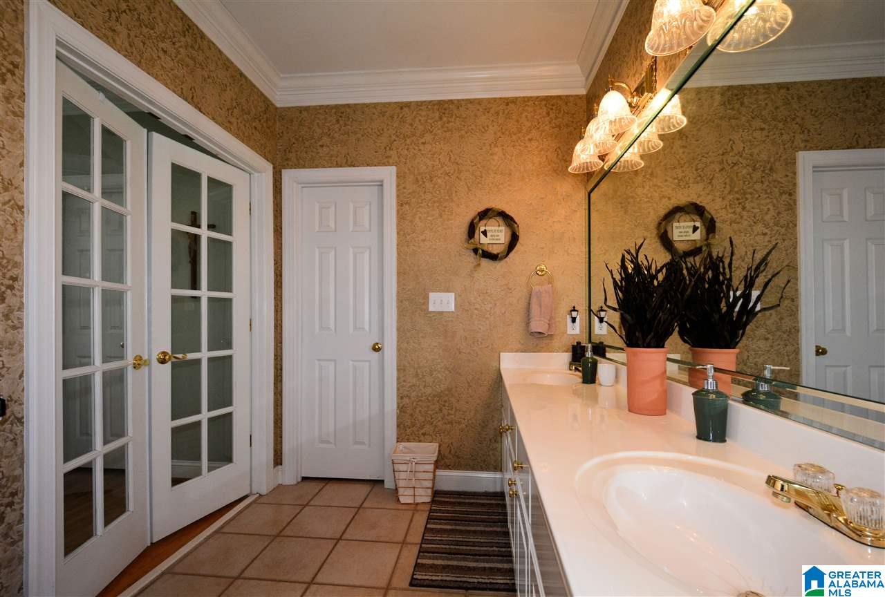 609 Meadow Ridge Drive Birmingham, AL 35242 - Photo 17 of 39