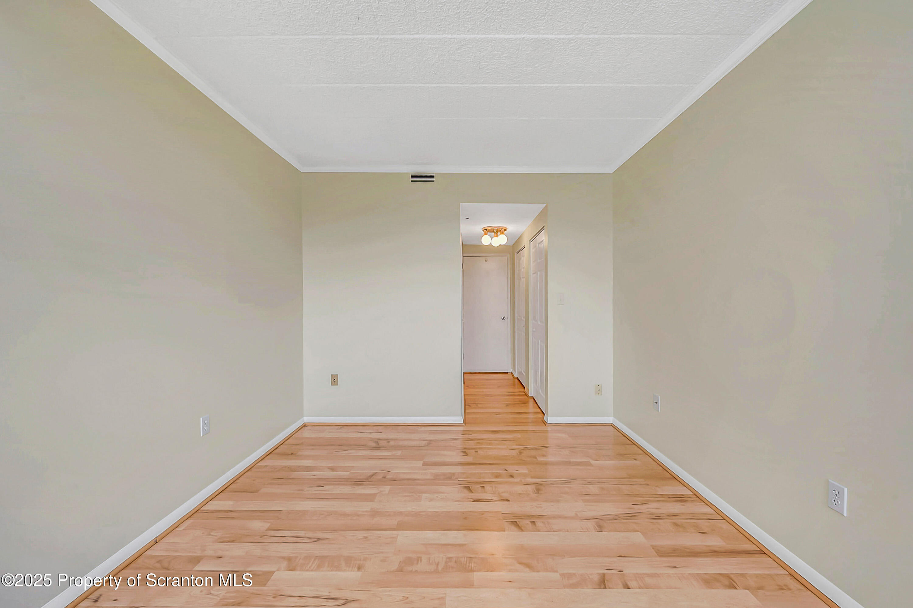 550 Clay Avenue, Unit 3B Scranton, PA 18510 - Photo 7 of 17 a view of an empty room