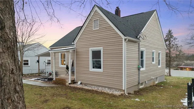 $297,000 | 612 East Daisy Lane, New Albany, IN 47150