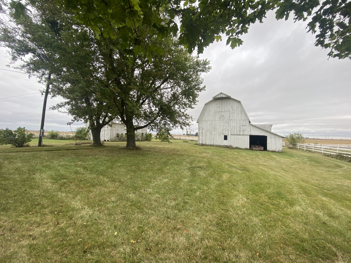 4684 Perry Road Malta, IL 60150 - Photo 29 of 36 a view of a car garage