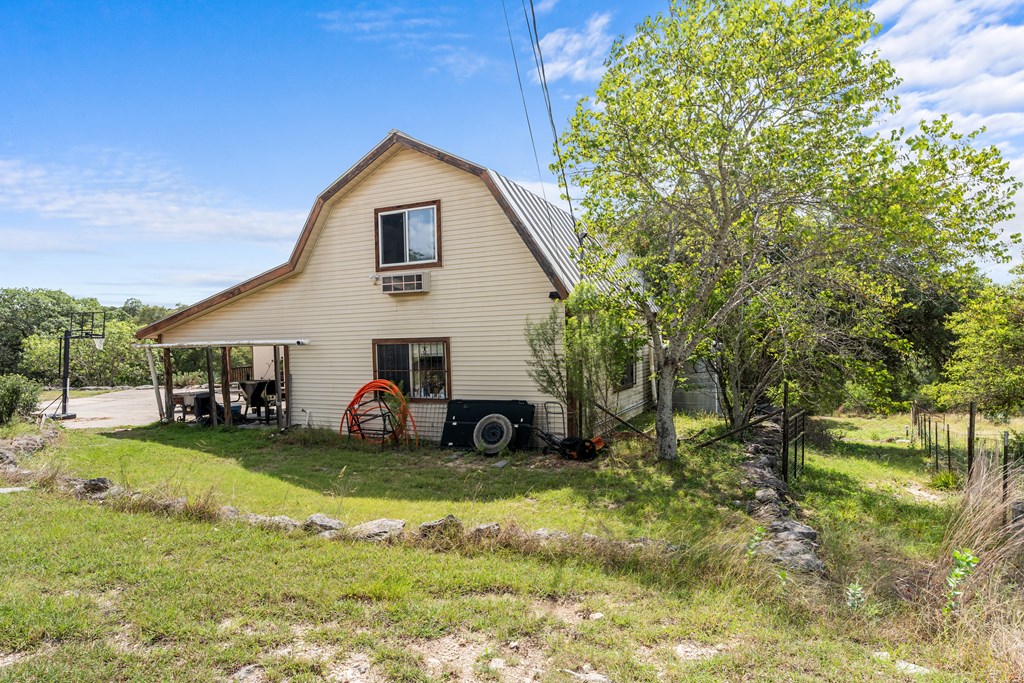 320 Spicer Loop Kerrville, TX 78028 - Photo 36 of 48