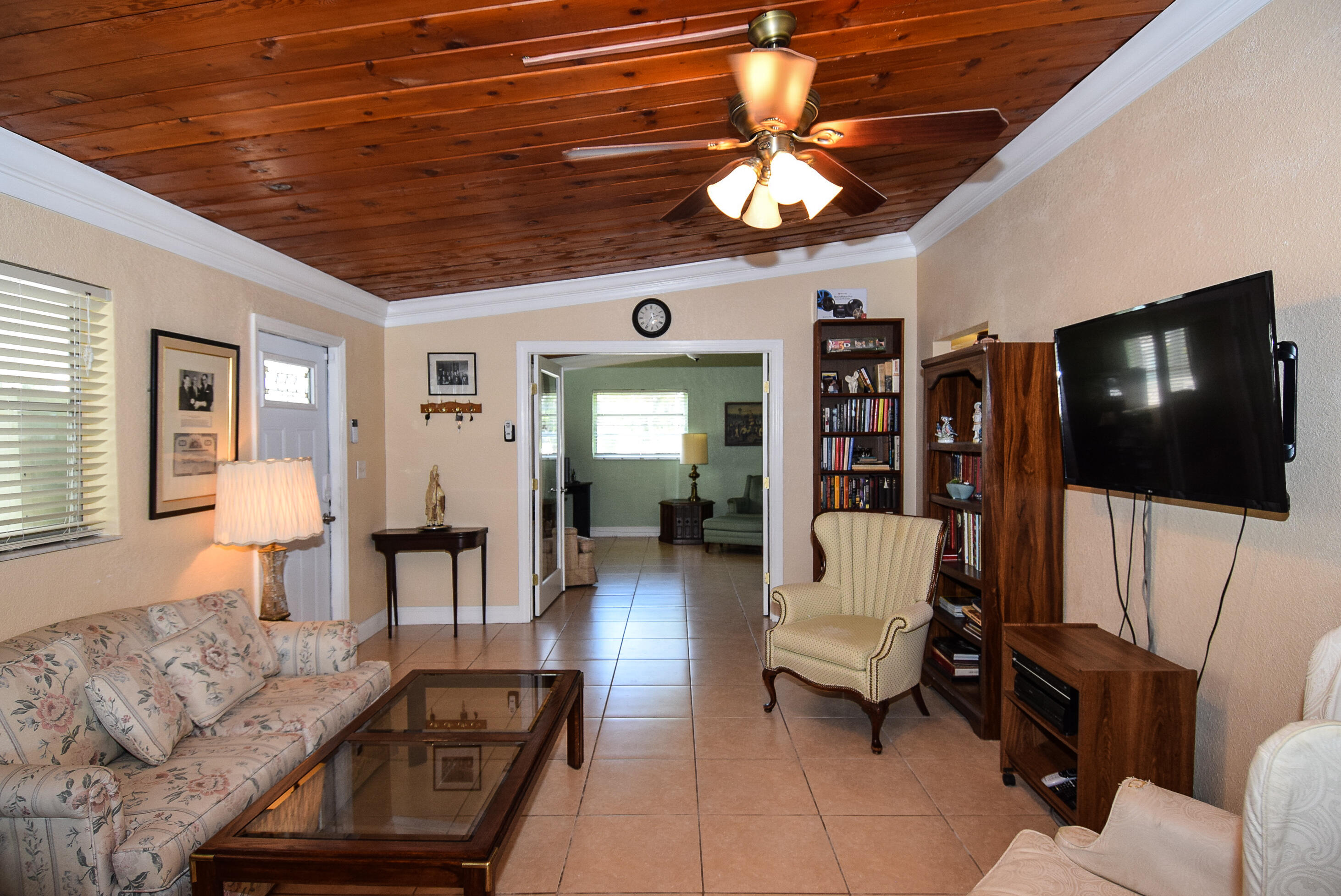 334 3rd Road Key Largo, FL 33037 - Photo 9 of 30 a living room with furniture and a flat screen tv