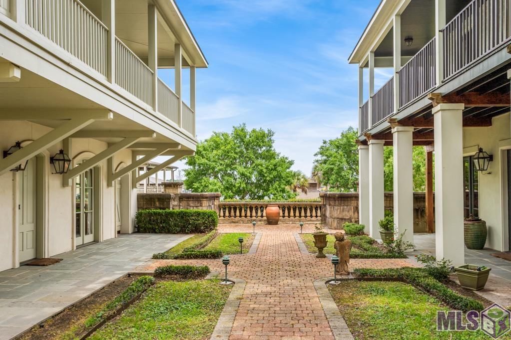 7218 Scappare Drive Oscar, LA 70762 - Photo 3 of 38