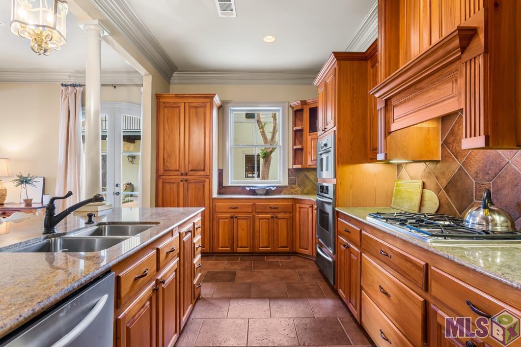 7218 Scappare Drive Oscar, LA 70762 - Photo 9 of 38