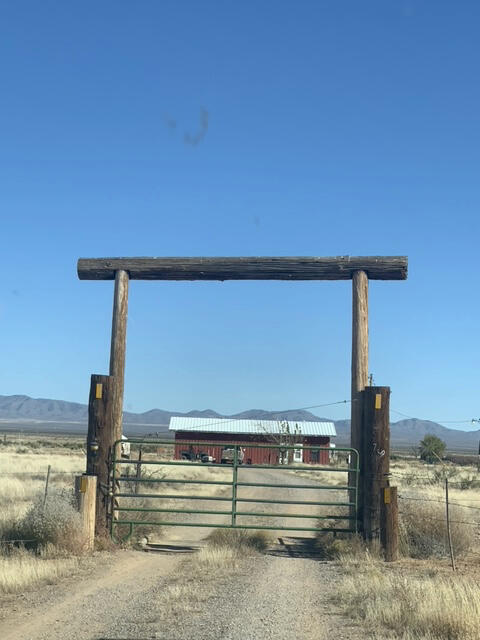 736 Upham Road Elephant Butte, NM 87935 - Photo 7 of 27 a view of entryway