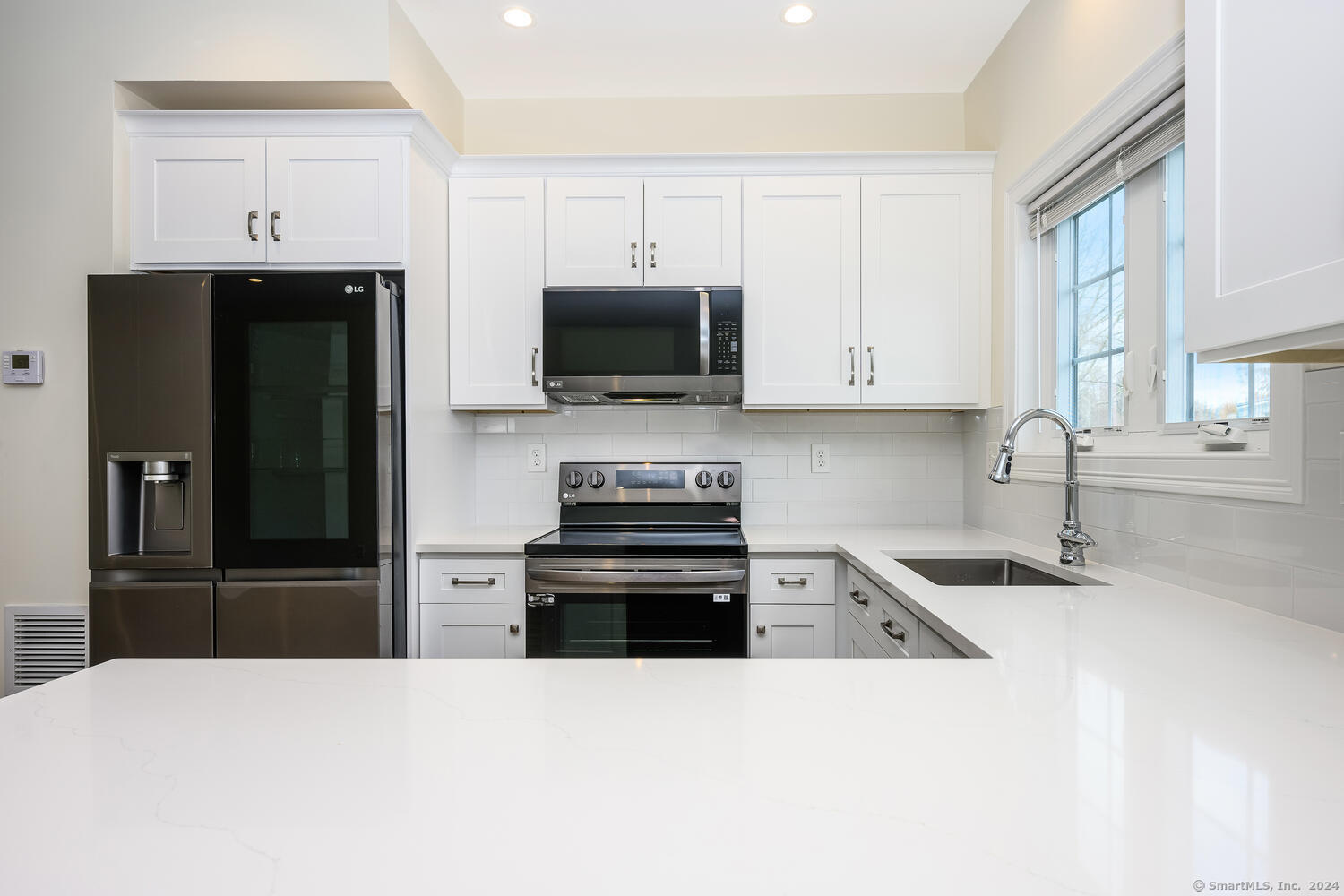 2 Beacon Square, Unit 3 Fairfield, CT 06825 - Photo 14 of 33