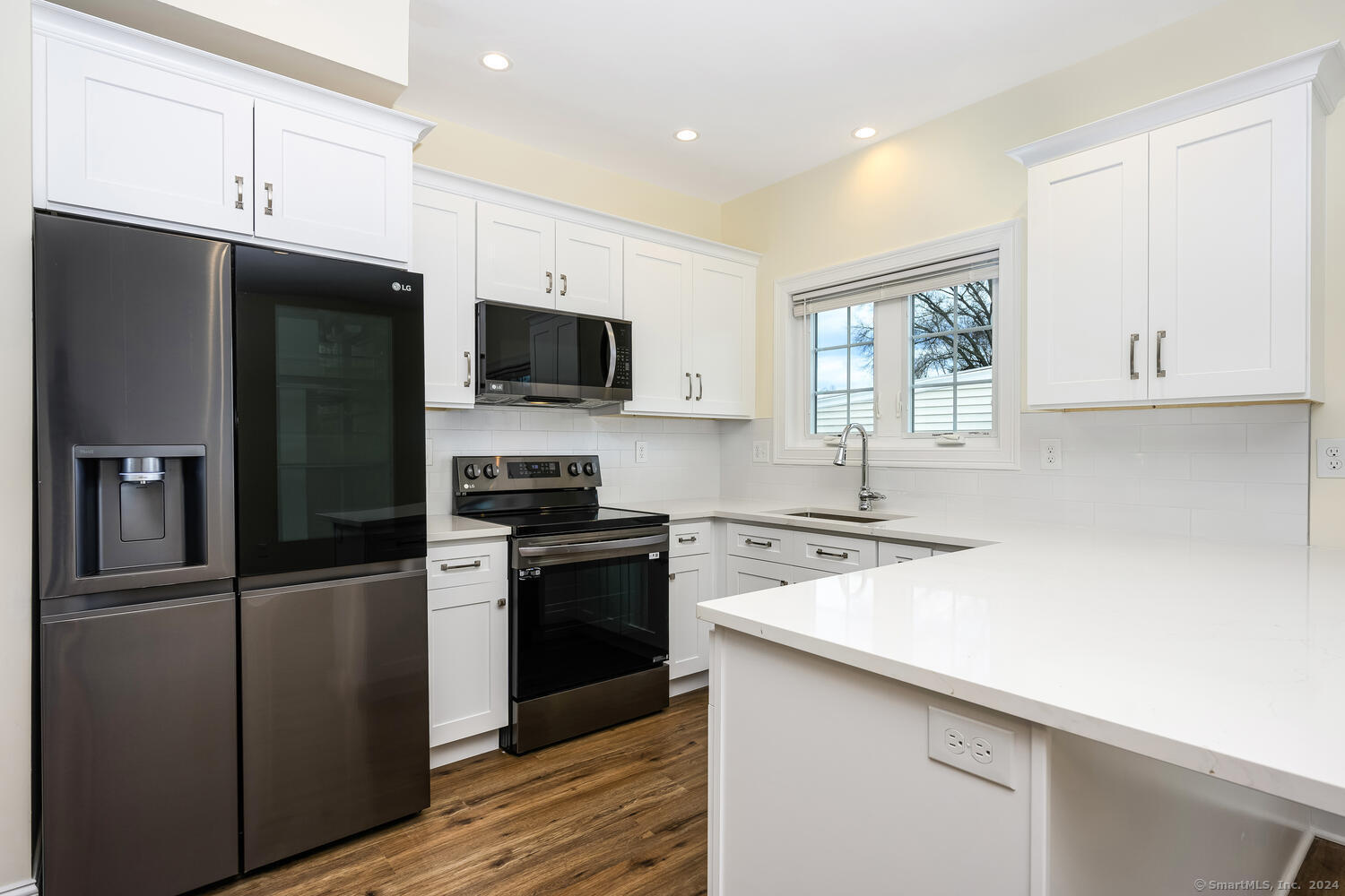 2 Beacon Square, Unit 3 Fairfield, CT 06825 - Photo 15 of 33