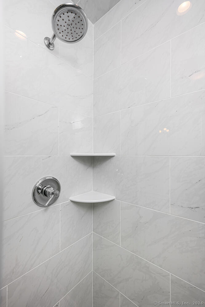 2 Beacon Square, Unit 3 Fairfield, CT 06825 - Photo 21 of 33