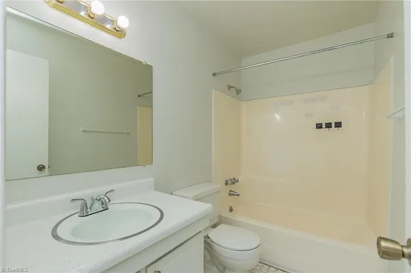 $118,000 | 2240 Sunderland Road, Unit 65N, Winston-Salem, NC 27103