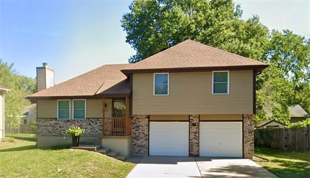 $255,000 | 613 Southeast Westwind Drive, Lee's Summit, MO 64063